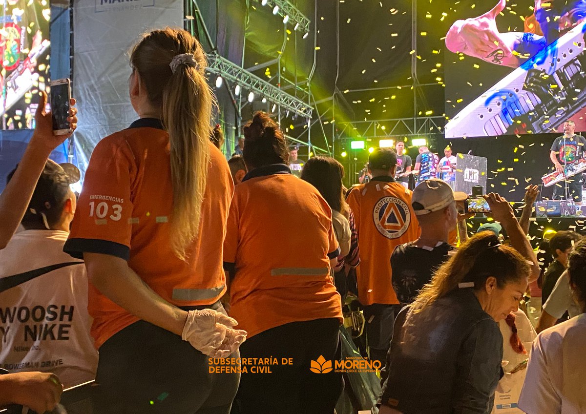 Defcivilmoreno's tweet image. PLANTÍN FLORAL🌻

Defensa Civil se hizo presente en el el festival del Plantin Floral en la Plaza Dr. Bujan, trabajando activamente para priorizar la salud y seguridad de la comunidad🧡

@emilse_carnero @moreno_municipio 

#defensacivil #prevencion #eventosmasivos #moreno