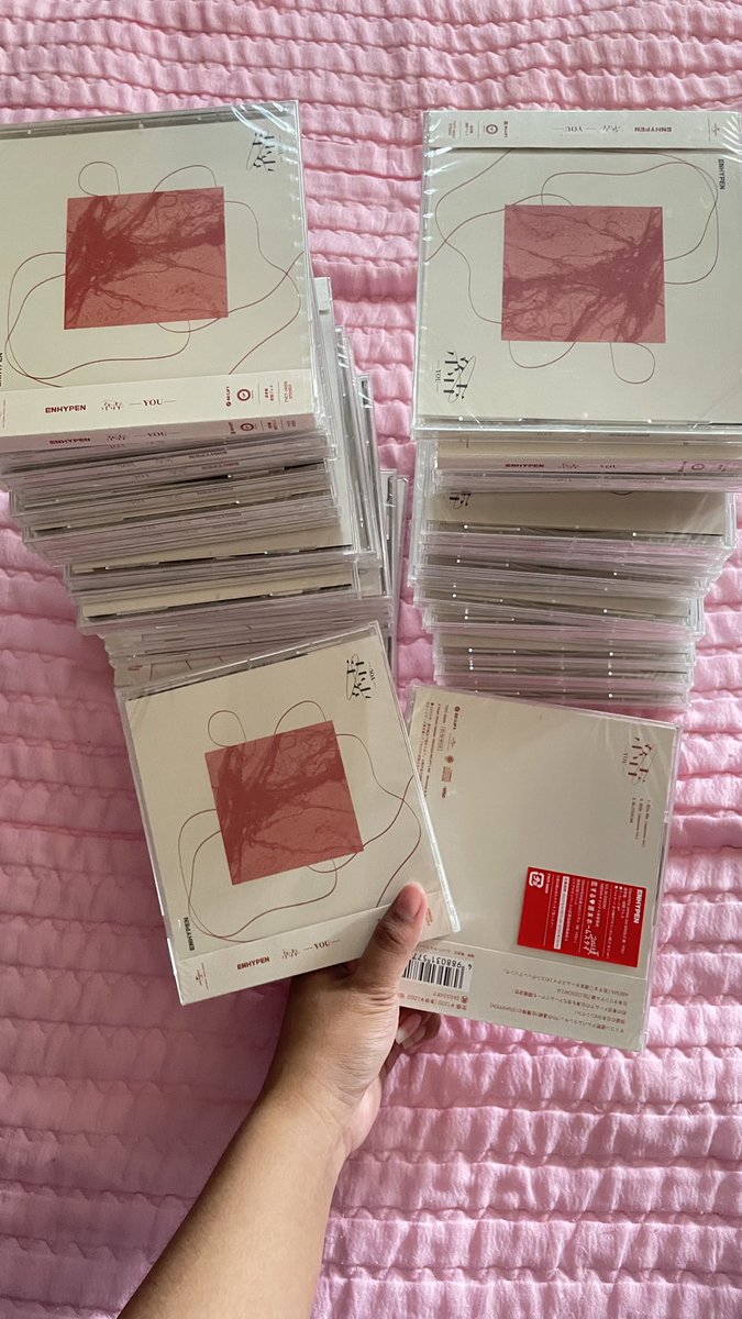 chun_cart's tweet photo. wts lfb ph | #chun_sell

enhypen “you standard edition” album 

300 each, can lower the price to 280 if PAYO 

— can do dop for 3 days with 50% nrdp 
— mod: j&amp;t
— mop: gcash 

t. wts lfb enhypen photocards jungwon heeseung jay jake sunghoon sunoo niki https://t.co/cwsLxH9is4