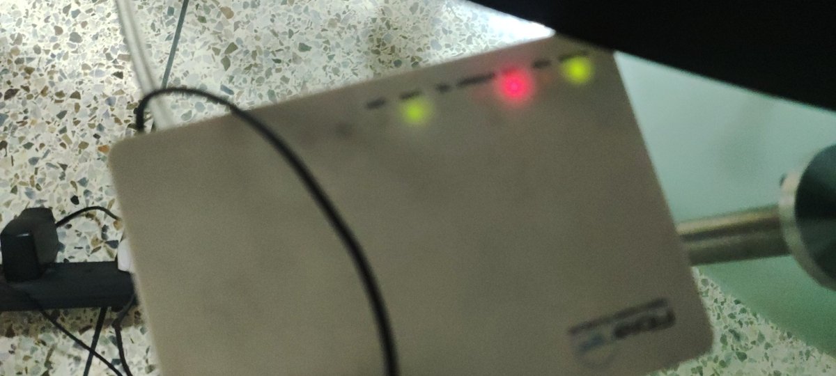 n_caicedo's tweet photo. @NetUnoOficial 

Candelaria norte lleva varios días a esta hora 11.48 de la noche se va el internet 

Será que nos reponen los días sin internet?

Ya se está normalizando que a esta hora se desconecta...
Hasta cuándo https://t.co/DZn0hvcai1