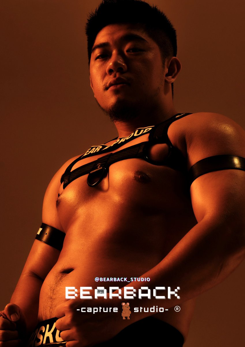【Bearback Studio 多肉男甡】十月號 多肉男甡｜小牛 Nelson 《陽光之下的暗黑束縛：重生》

小牛的第一本數位寫真，已正式上架！歡迎各位購買收藏～

<a href="/q0987562538/">lin_you_sheng</a>

🔗 完整寫真介紹：bearbackstudio.com/album12