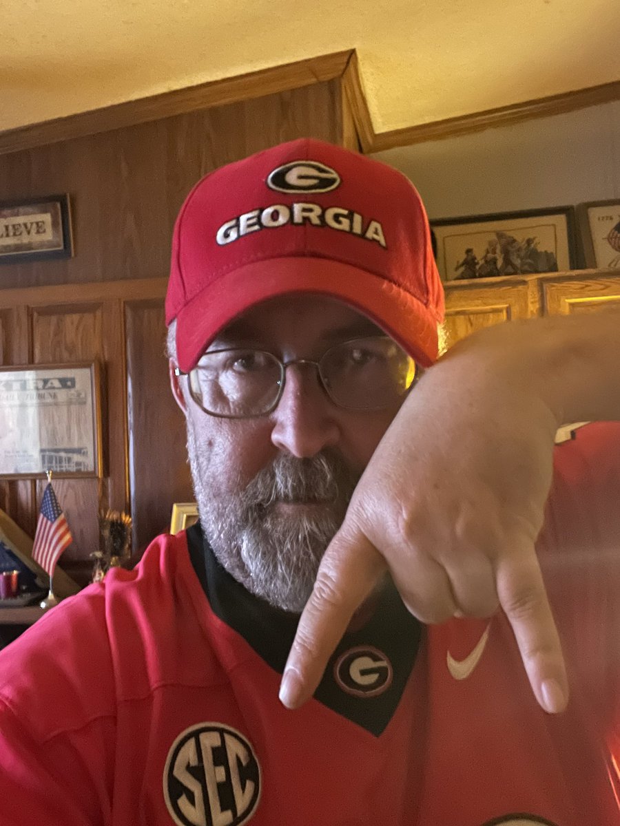 Patrick38856991's tweet photo. #HBTFD #GoDawgs https://t.co/lBt7D1r5g0