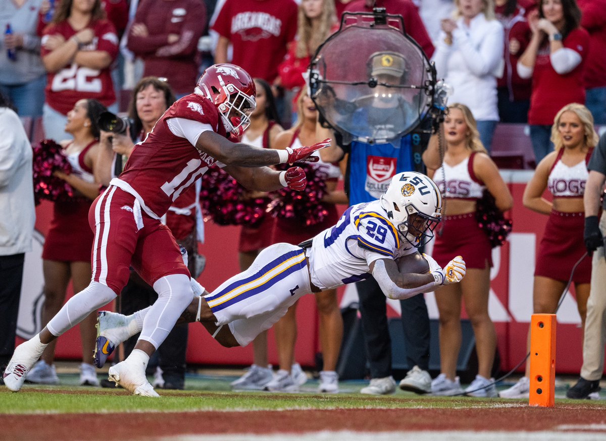 mjohnsonphoto's tweet photo. Leaving the stadium following @LSUfootball win over @RazorbackFB. Still more photos to finish editing so check back later for the gallery link. @theadvocatebr @NOLAnews #LSUvsARK #LSUFootball #PHOTOS #photooftheday #NCAAFB #Nikon #photography #GeauxTigers https://t.co/YFDF3UiPRJ