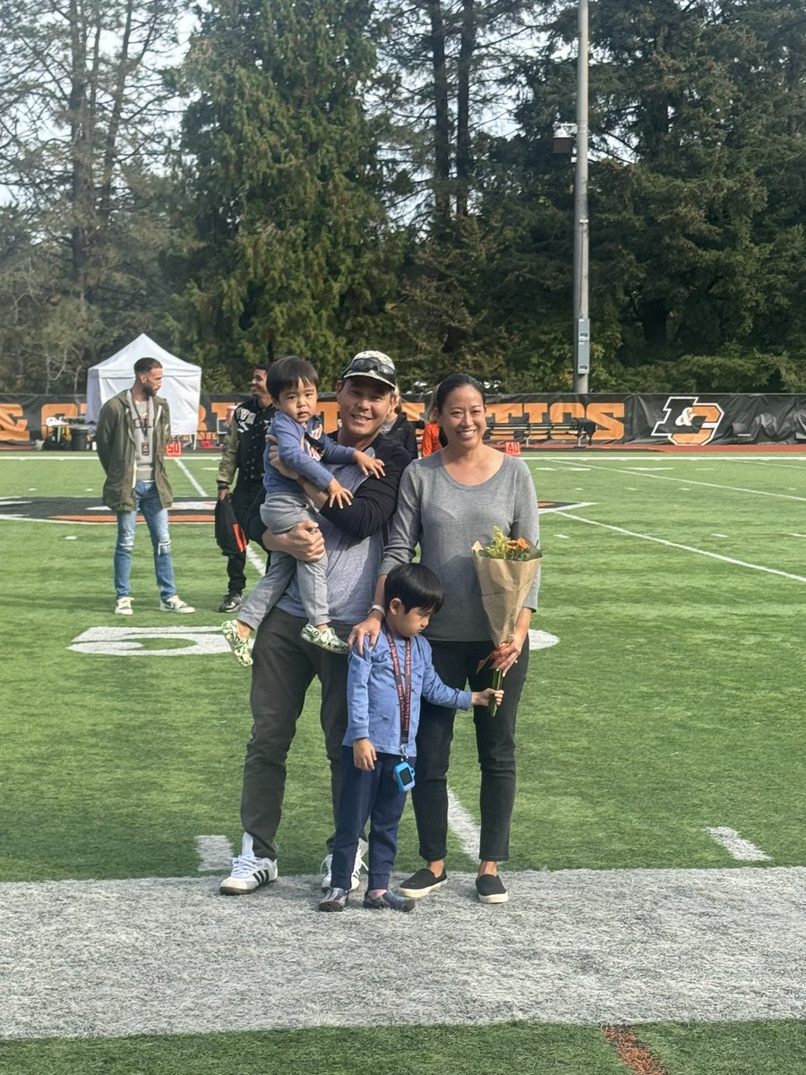 LCOttsTen's tweet photo. Amazing weekend celebrating Lisa Harunaga as she was inducted into the L&amp;C Hall of Fame.  Parents Keith and Patricia surprised her with their attendance as she entered the Hall, true to her style, humbly, thankful, and with so much love for her family.  #mahalo #ohana #rollP10S https://t.co/CY6NqmHXdp