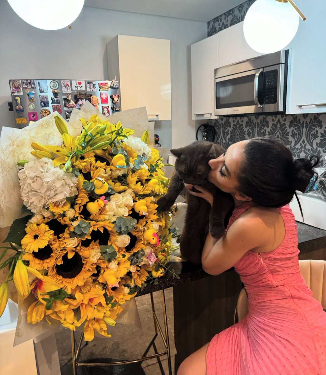 harryspoeticx's tweet image. que viva el amor correspondido entre mujeres 🥰💘 
#Garime