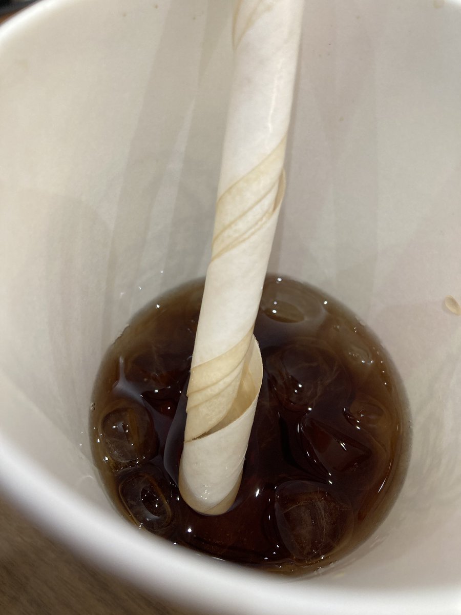 sbjrjyo_'s tweet photo. これが紙ストローの成れの果てか、、、 https://t.co/JN5zsiX6NJ