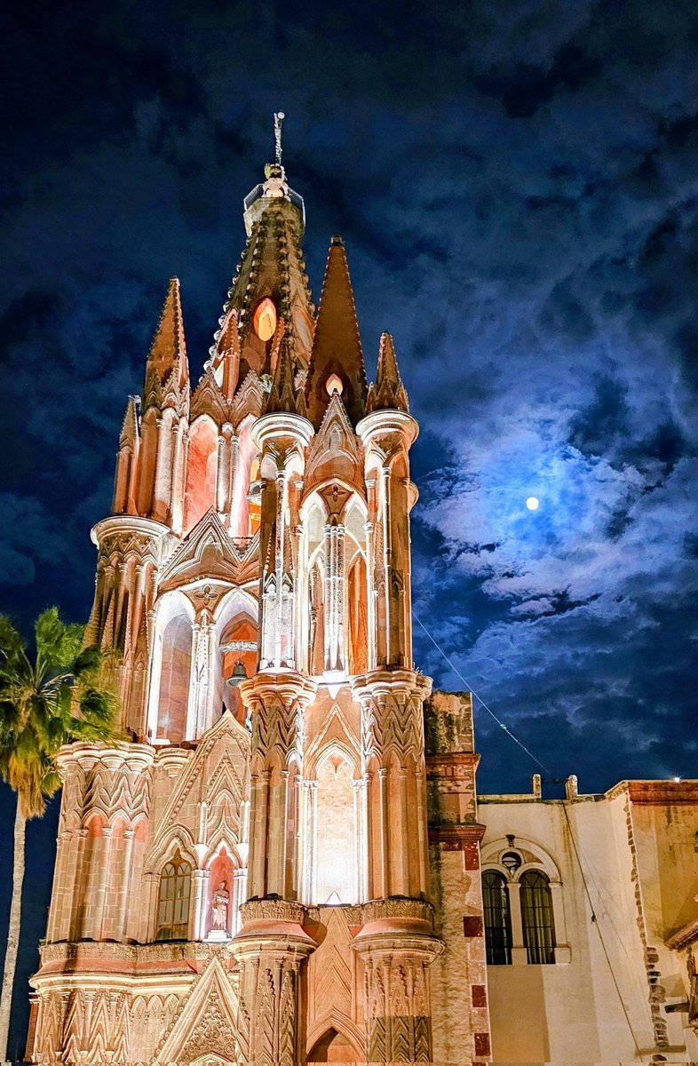 gpmvgv's tweet photo. Parroquia de San Miguel. https://t.co/jps3vIOC3o