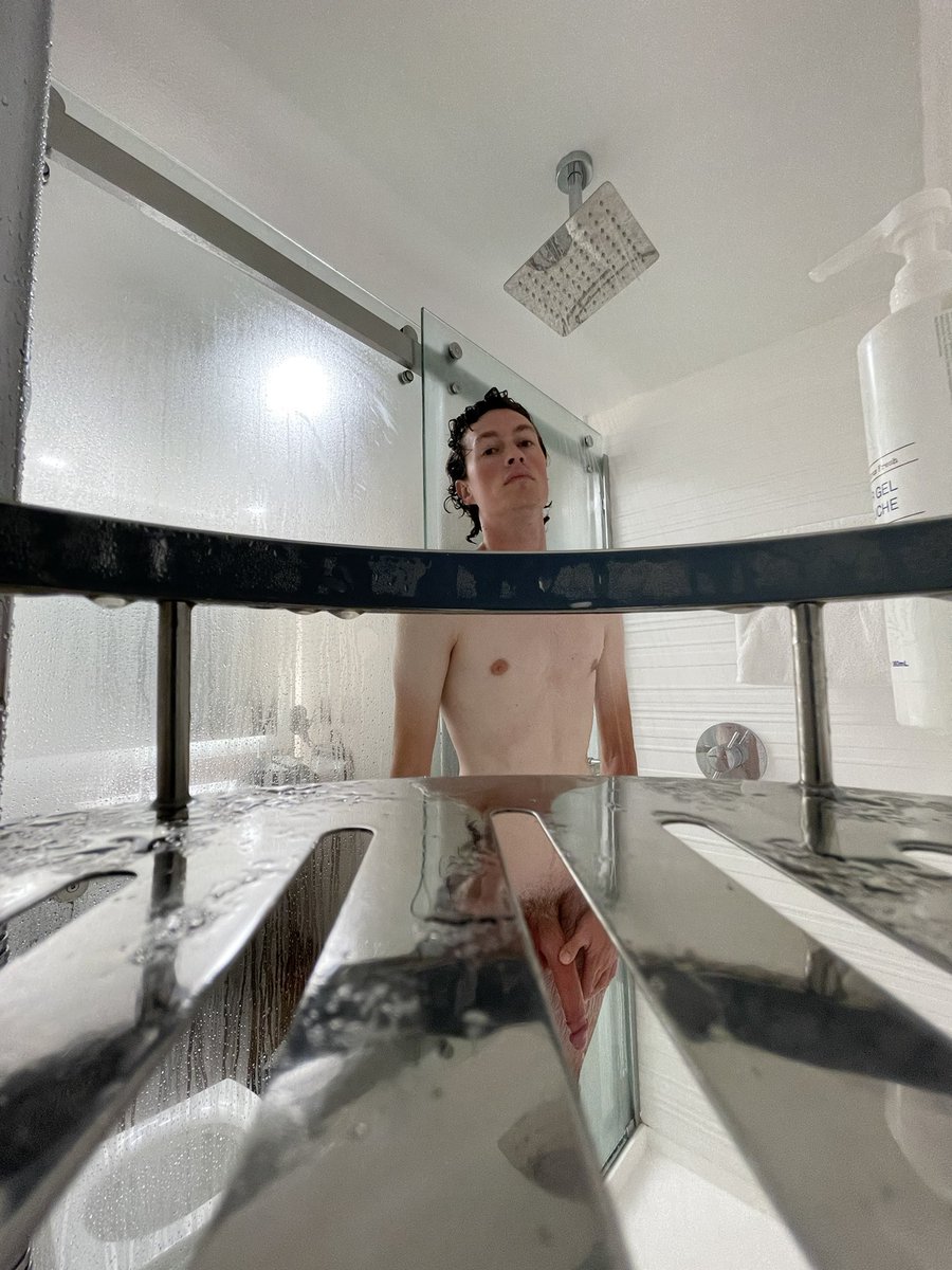 RyanMakesNoises's tweet photo. POV: ur the sponge I’m going to rub all over my cock https://t.co/X6PeAsiha2