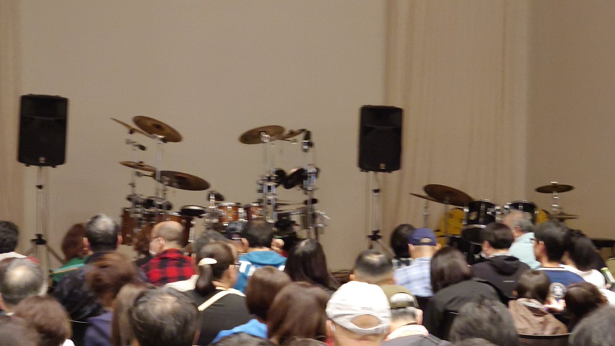 1966chieko's tweet photo. 昨日は　エルムホールで神保さん。とてもいい音のホールでした😊5人のドラマーさんへのドラムセミナーもありましたが、皆さんすごく上手でびっくり、すごいなぁ😊親切なスタッフの皆様のおかげもあって思い出に残る本当に素晴らしいLIVEでした🥰 https://t.co/cGU0i48NTi