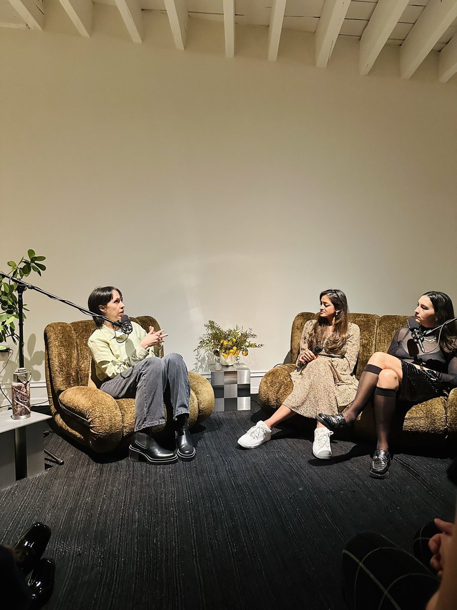 icchasingh_'s tweet photo. Live podcast @BoysClubWorld🎙️🍕🔮

Loved chatting about #DeSci, balancing your hormones, &amp; the weight of personal privacy in Scientific studies🧫💓 https://t.co/77ekdFxiIg