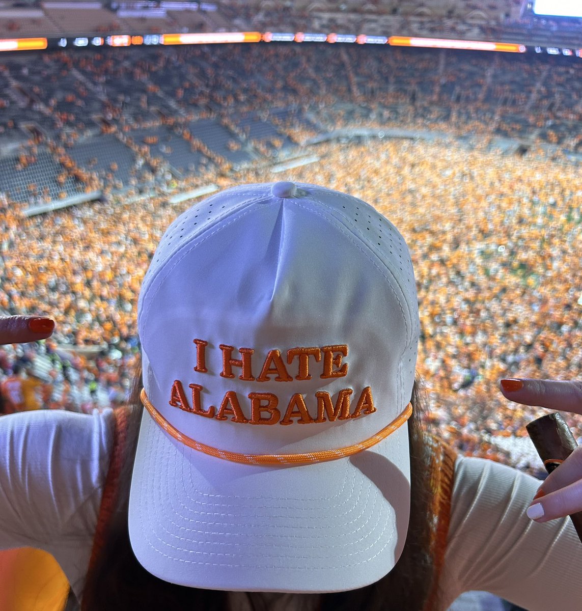 CameronWinfree's tweet photo. Anyone know where I can get this hat 😭 it’s sold out. https://t.co/XpgtDSw6sb