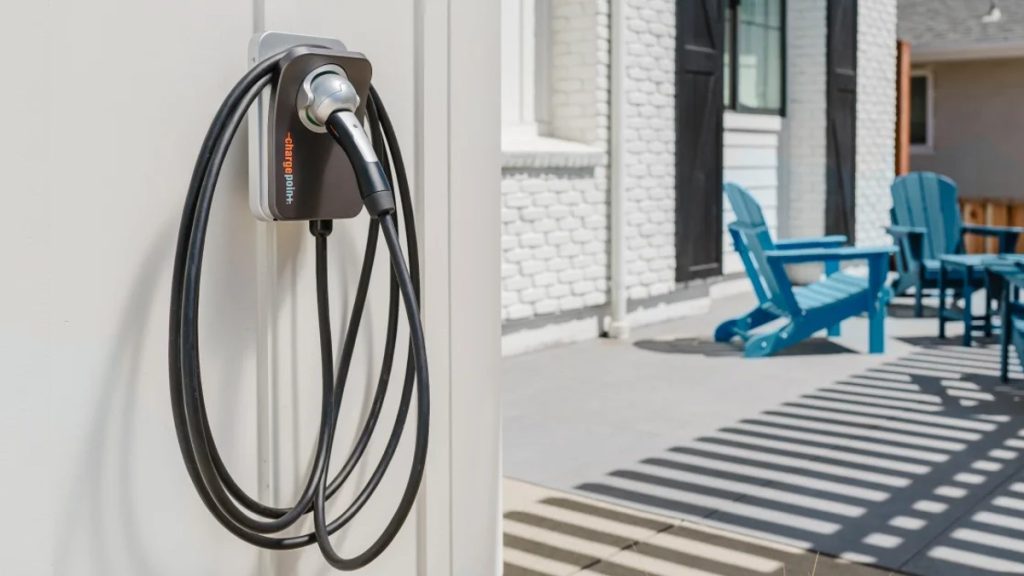 RideshareU2's tweet photo. #ChargePoint has partnered with Schneider Electric and Qmerit, which has the largest network of certified installers in North America to offer customers a “one-stop-shop” program for product installation 

#Rideshare https://t.co/n2nGBorUff