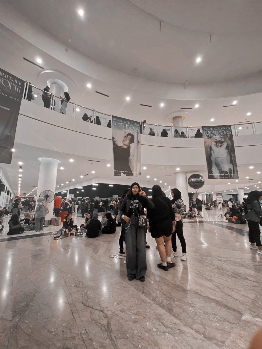 untsasix's tweet image. harusnya durasinya seminggu 😔