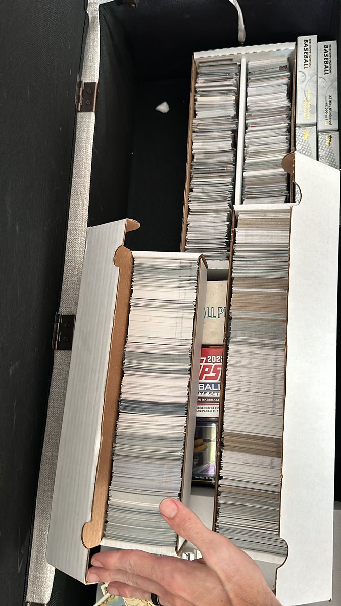 CodyCilenti's tweet photo. Selling a giant lot of rookies 1st bowman numbered and relics! Who’s buying and sending me to World Series home game 1?! https://t.co/dUeg2VQ9jP