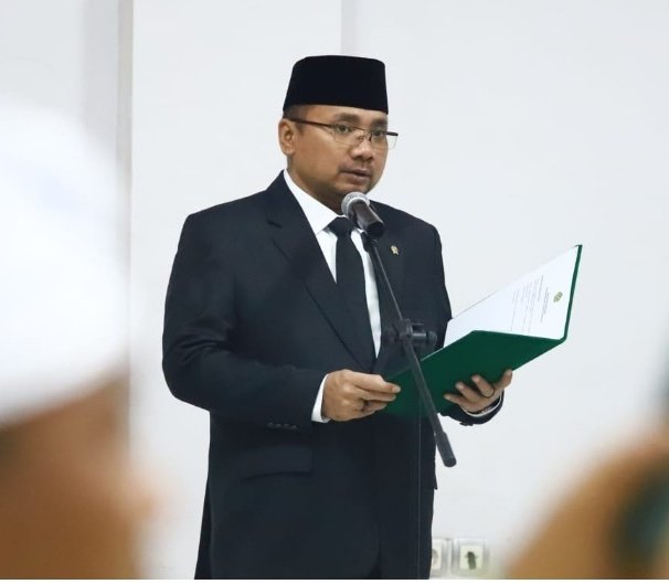 G h o s t d o c t o r (@ghost___doctor) on Twitter photo Menag <a href="/YaqutCQoumas/">Yaqut Cholil Qoumas</a>
secara resmi meluncurkan KUA sebagai Pusat Layanan Keagamaan pada Jumat, 18 Oktober 2024,
Dalam sambutanya, Menag Yaqut menekankan bahwa KUA kini tidak hanya berfokus pada urusan pernikahan,
tetapi juga menjadi pusat layanan bagi semua agama. Menag <a href="/YaqutCQoumas/">Yaqut Cholil Qoumas</a>
secara resmi meluncurkan KUA sebagai Pusat Layanan Keagamaan pada Jumat, 18 Oktober 2024,
Dalam sambutanya, Menag Yaqut menekankan bahwa KUA kini tidak hanya berfokus pada urusan pernikahan,
tetapi juga menjadi pusat layanan bagi semua agama.