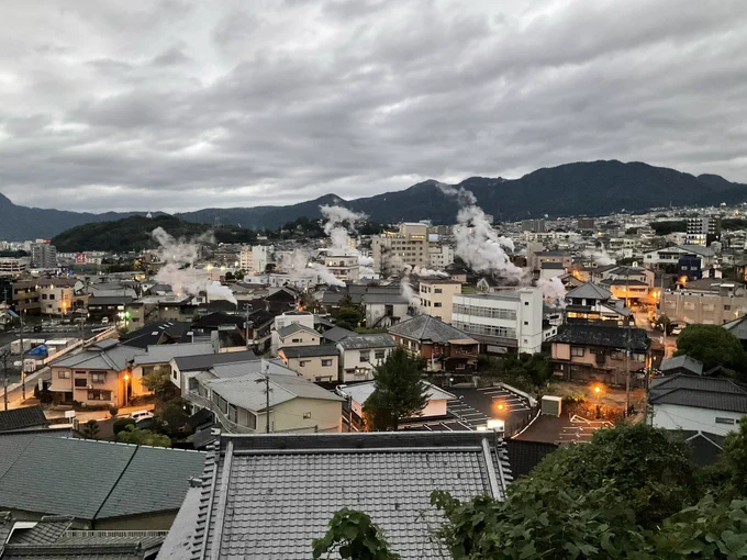 というわけで別府温泉に行ってきました!地獄も結構まとまった箇所にあって回りやすかったのと、関サバや地獄蒸し等美味しいご飯も食べられたので満足です。また機会を見つけて行きたいですね・・・ 