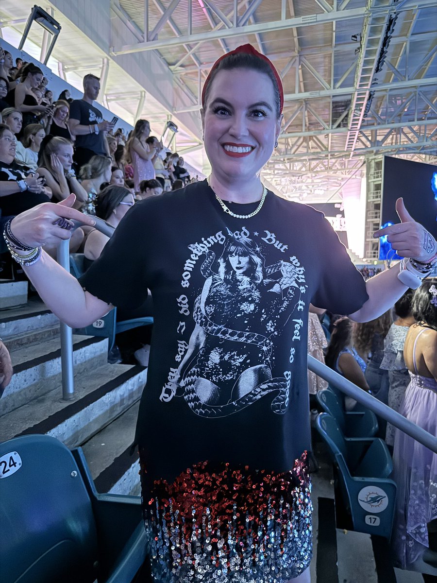 SoonerRad's tweet photo. Manifested a surprise song!!! 😱😱😱🤩🤩🤩🐍🐍🐍 @taylornation13 @taylorswift13 #MiamiTSTheErasTour #MiamiN2 https://t.co/RhZEDFotVu