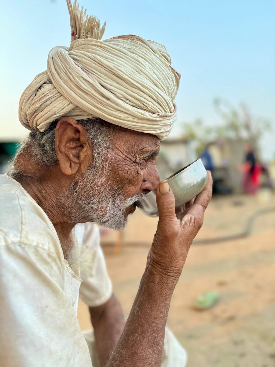 #ચાય અને  #વડીલ ની રાય નિયમીત લેવી

પણ #ગરીબ ની હાય અને નવરા ની રાય ક્યારેય પણ ન લેવી...

#ચા
#અડારી
#દેહી_માણહો_ની_મોજું