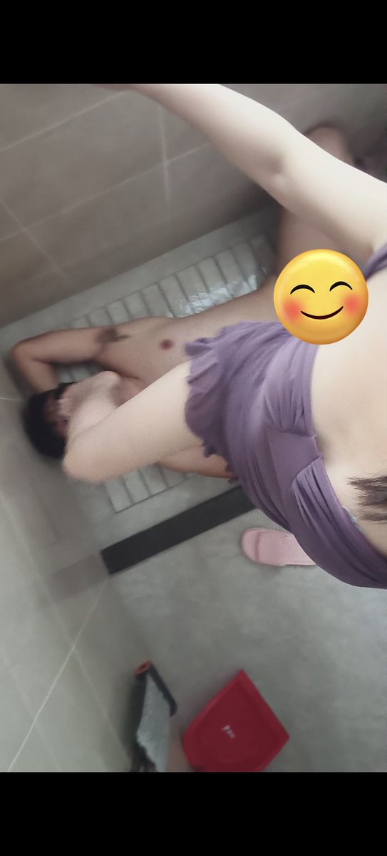 xiaomaisss's tweet photo. 早起的狗子有晨尿喝🤭！
训化、圣水沐身、直接圣水、玩狗奶子

从早上约课到上完课，不知不觉消耗了半天时间
#圣水 #圣水调教 #狗奴 #东莞女主 https://t.co/o7ez89hXCT