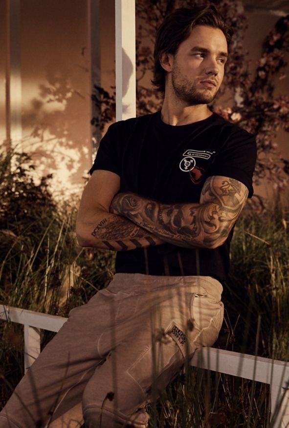 mariomsanchez's tweet photo. Este es el verdadero cuerpo de Liam Payne, dejen de ser tan sádicos y respeten lo sucedido, a su familia y Amigos, Dejen el morbo. 

Te Amare por siempre, Mi Liam. 
Descansa en paz 🕊🕊
#RIPLiamPayne 
#cuerpoliampayne https://t.co/lSvfxgykGQ