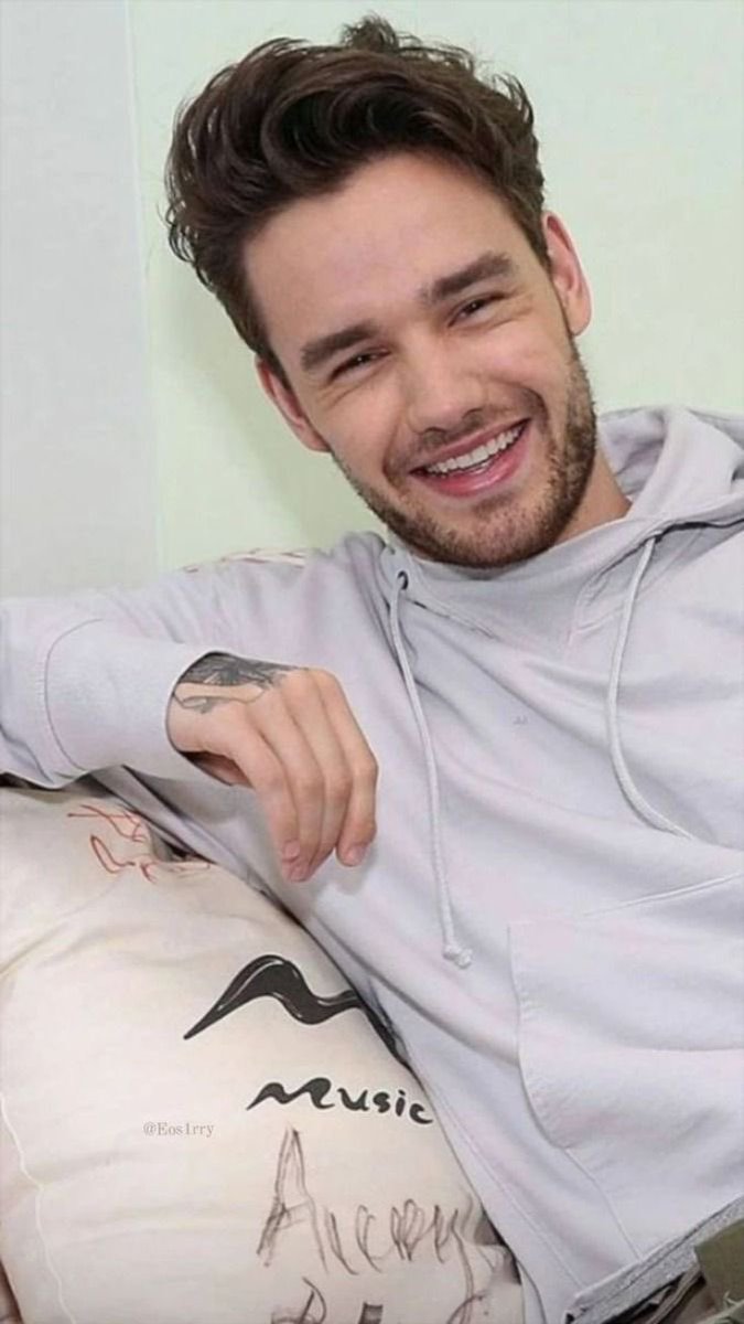 shwetak_30's tweet photo. I will try to keep sharing happy Liam pics to drown the pic that none of us wants to see!!❤️❤️❤️❤️❤️
#WeLoveYouLiam #LiamPayne #LightForLiam #LiamPayneForever #ThankYouLiam https://t.co/4diTNSs4tz
