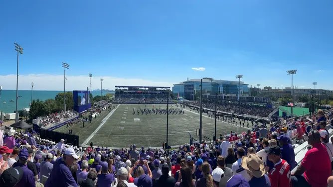 robvangraham's tweet photo. @edsbs Counterpoint. What is the point of a waterfront stadium if there is no chance the structure will collapse and you end up in the water? https://t.co/38nsWHcn3t