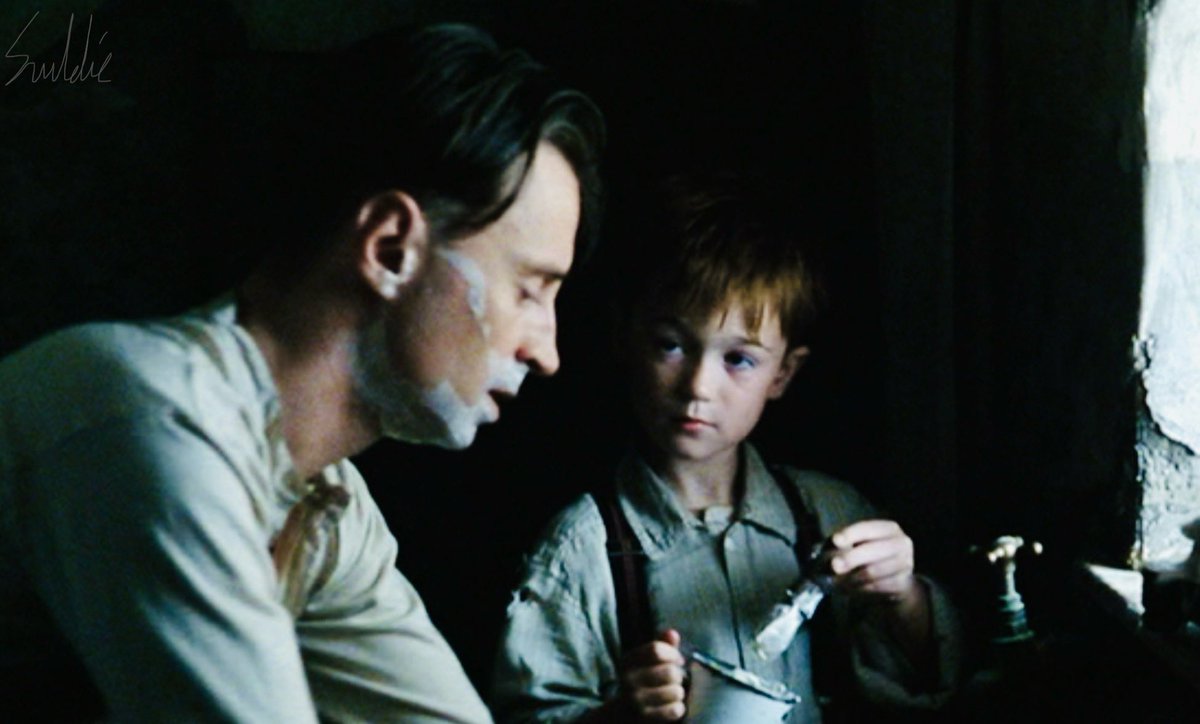 Sruldie's tweet photo. Still shots from the film:
Angela’s Ashes (1999) 🎥🍿🇮🇪
Dir. Alan Parker 🎬
Featured is Robert Carlyle and Joe Breen!
#AngelasAshes #RobertCarlyle #JoeBreen #AlanParker https://t.co/M758dtY4oy