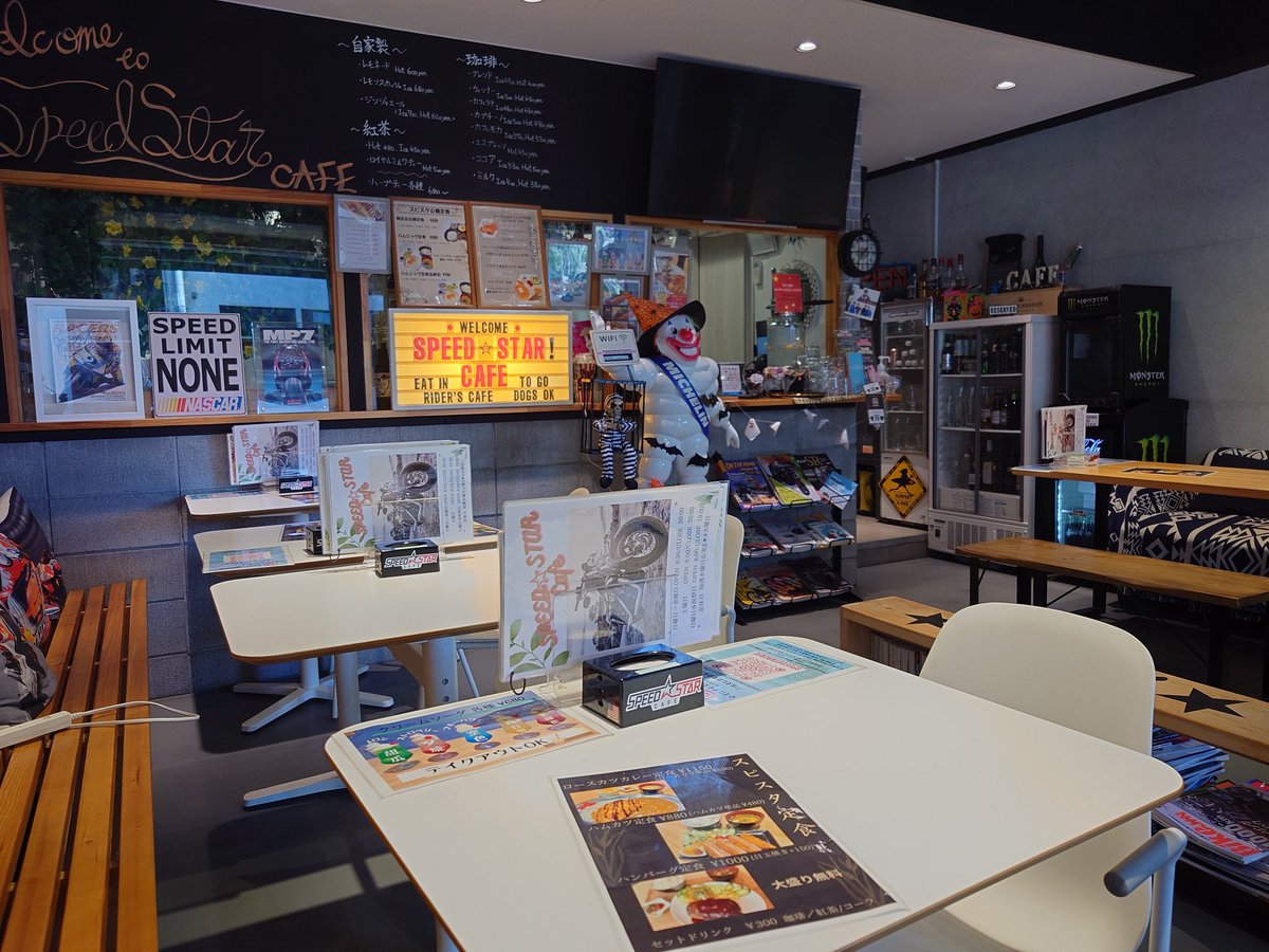 HAJIME_MIYAMURA's tweet photo. GTRのタイヤ交換待ちで
バイクめしー
久々のスピスタカフェで

＃SPEEDSTARCafe https://t.co/4WF9FGVWa9