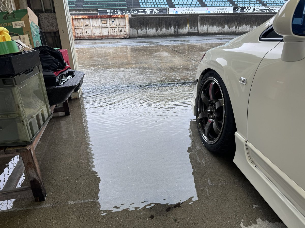 Fd2Kaz's tweet photo. 久しぶりの走行会💨
残念ながらまーた☔ 

#honda #civic#fd2#fd2r#mugen
#typer #stance_daily #hondaracing  #vtecclub #vtec_society
#jdm #jdmgram #k20a
#jsracing #stancenation #vtec https://t.co/xbDjGRvSde