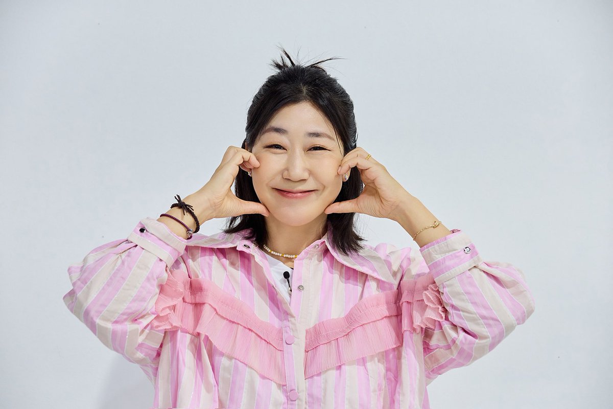 Ramiran_FCN's tweet photo. 💗💗💗 「텐박즈의 다식원장 #라미란 대장 is BACK👍🏻 

캠핑 장인 라대장의 본격적인
본격적인 모험이 시작되기 전미🇮🇹

'텐트 밖은 유럽' 콘텐츠데이 현장 집중 취재현장📸
모두 보러와미란💕

🔗 https://t.co/ejjh7aRGBU  」
cr.cjes

#라미란 #罗美兰 #ramiran 
#텐트밖은유럽 #帐篷外面是欧洲 https://t.co/Gd3HD2i3n7