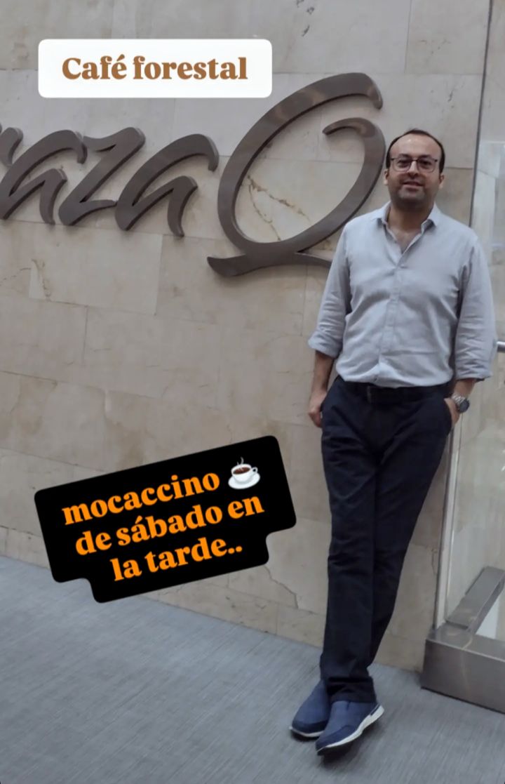 edgar_espinel's tweet photo. con la familia disfrutando de un mocaccino ☕ @forestalcafea en la tarde del sábado: 4.40 p.m. years.. https://t.co/qZc3uvqhs0