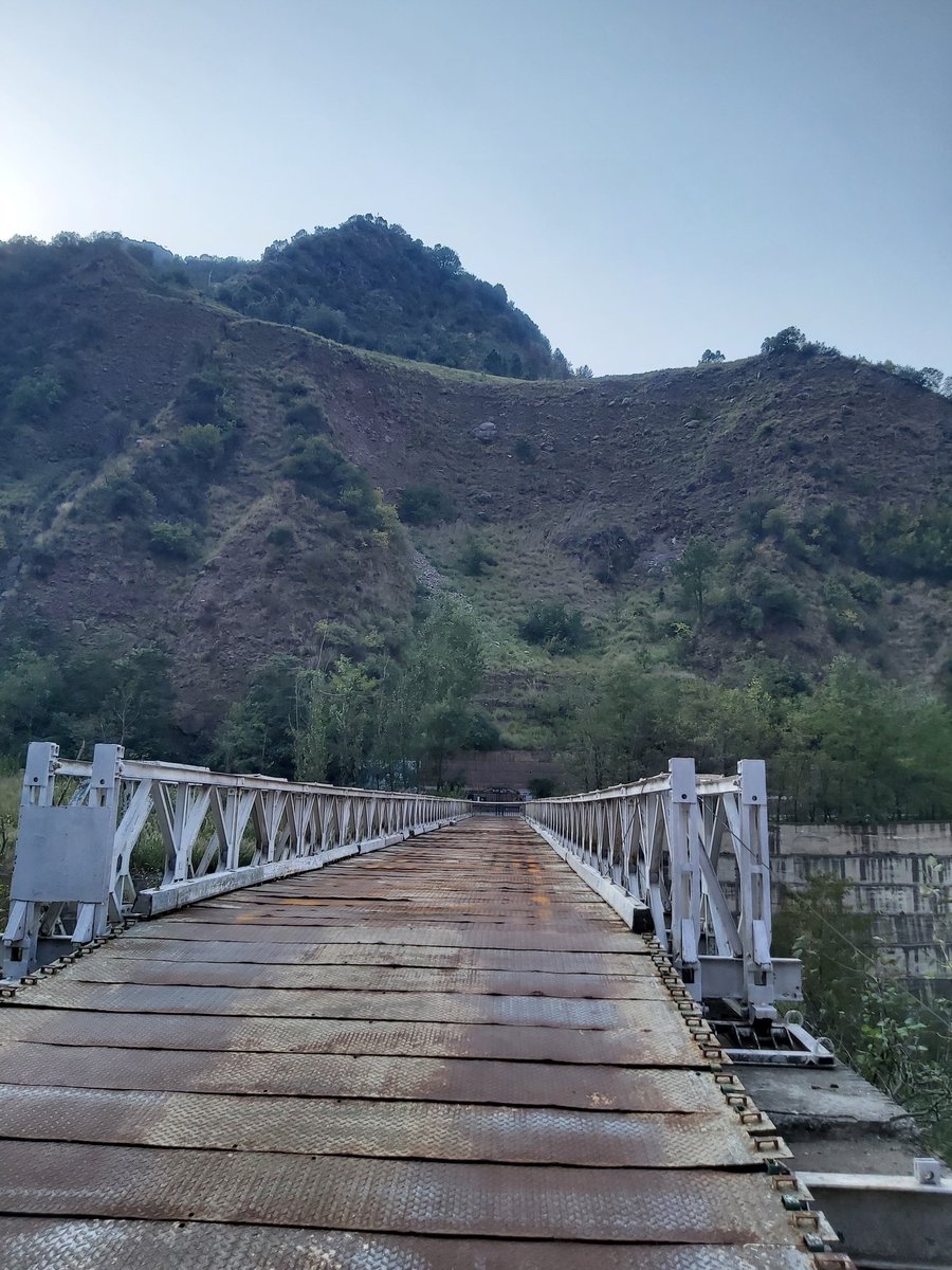 KifayatBashir_7's tweet photo. In the quiet hills, where tension never fades, people live with heavy hearts, always hoping for peace that seems far away.
#Uri #LOC #KamanPost #Kashmir https://t.co/fYA3egAmgD