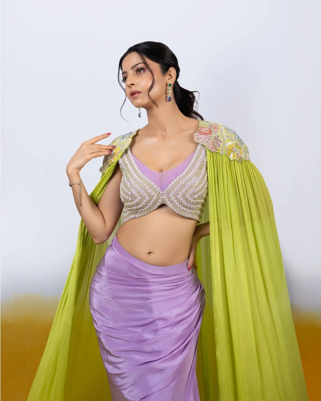 GaTwIKoWsAEEH0R?format=jpg&name=large