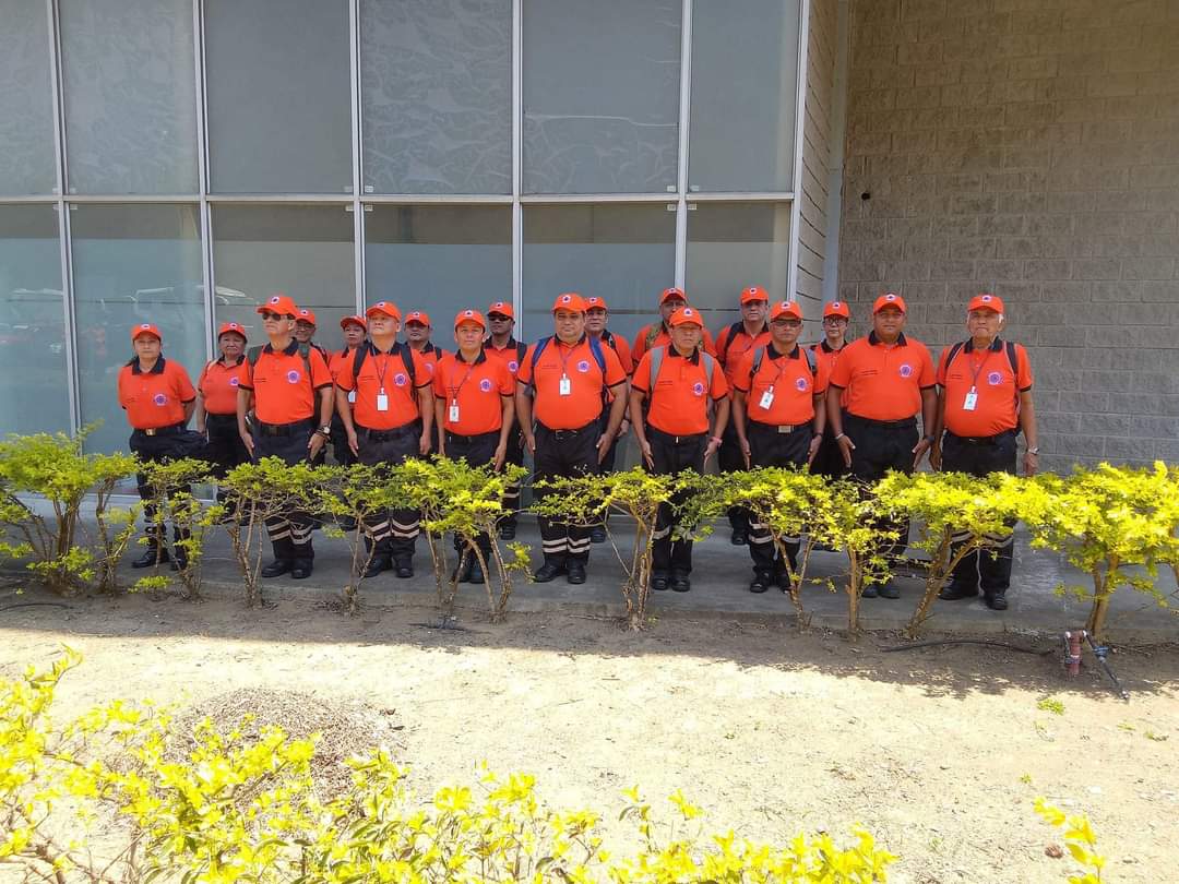 CivilEcuador's tweet photo. Entrega de Equipamiento para la Protección Civil Ecuador por parte  de la Secretaria de Gestión de Riesgos  en Montecristi Provincia de Manabi Ecuador. https://t.co/NaPLAgOsCm