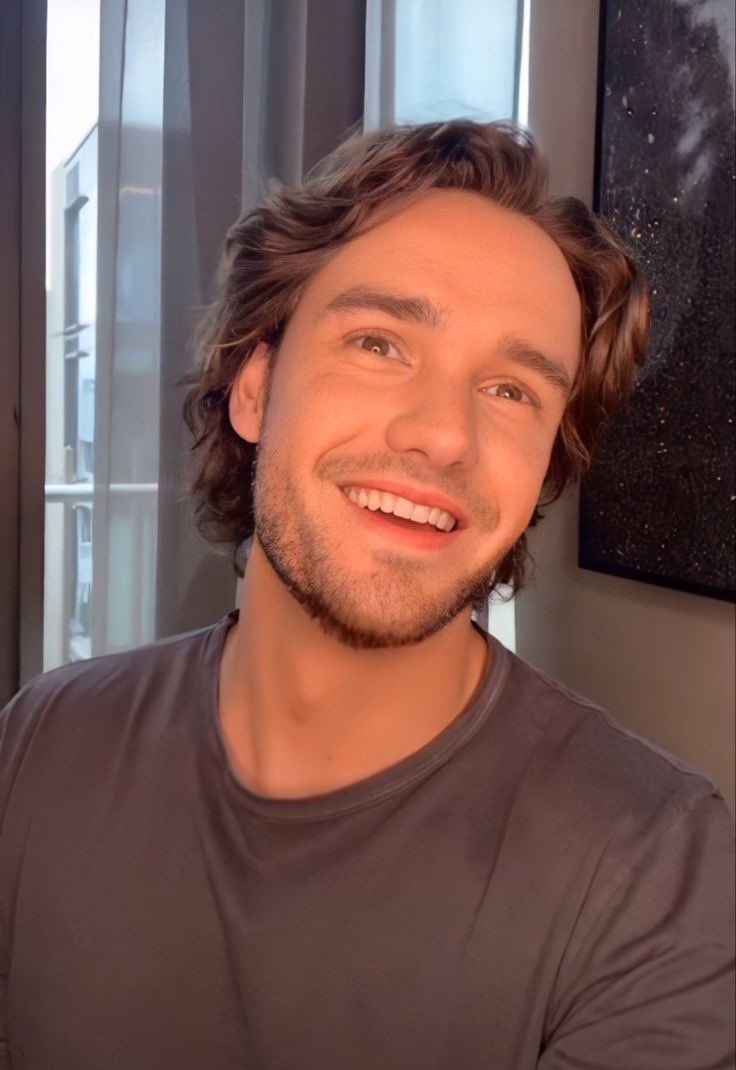 LetsGlz's tweet photo. El cuerpo de Liam Payne, su hermosa sonrisa, su alegría, su talento, todo acerca de él será recordado con amor.
Siempre has sido muy amado, mi amor, lamento que no te lo hayamos demostrado lo suficiente, ahora espero que hasta el cielo sientas cuan amado serás siempre. 🥺❤️ https://t.co/rHdkkGG7xj