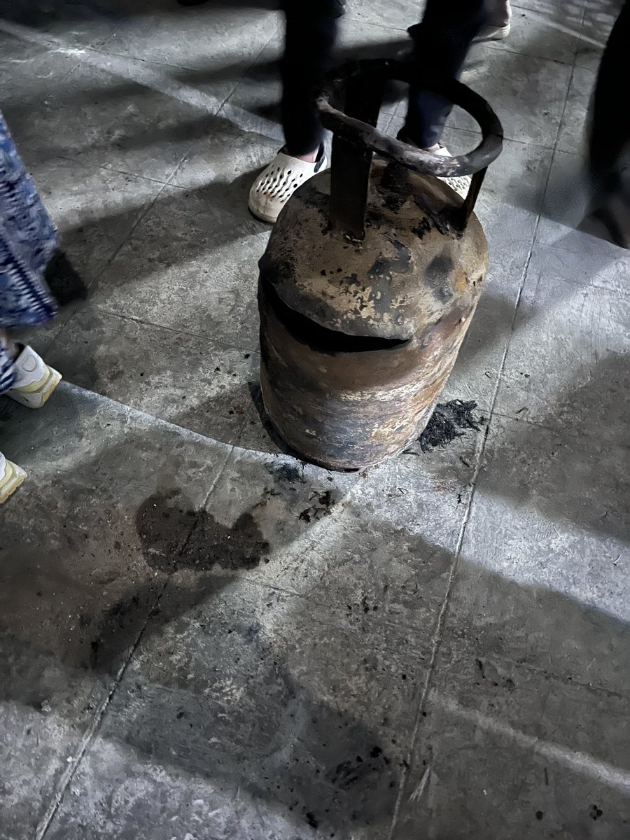 harsh_but_truth's tweet photo. On October 17, 2024, a fire likely caused by an LPG cylinder explosion occurred in Sector 23A, Gurgaon, resulting in the complete destruction of a 3BHK unit. 
Fortunately, there were no casualties. 
@gurgaon_live @cdgurugram  
#gurgaon #firearms #police https://t.co/Jt1bA2Ipgr
