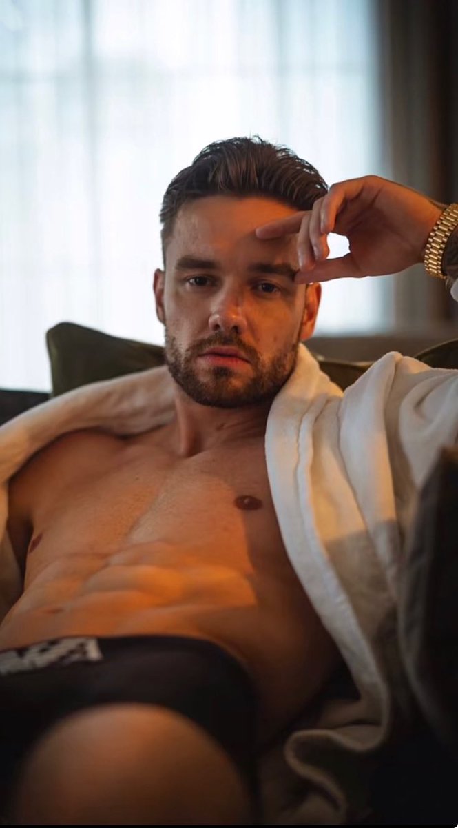 Fotos del cuerpo de Liam Payne 
Liam Payne body