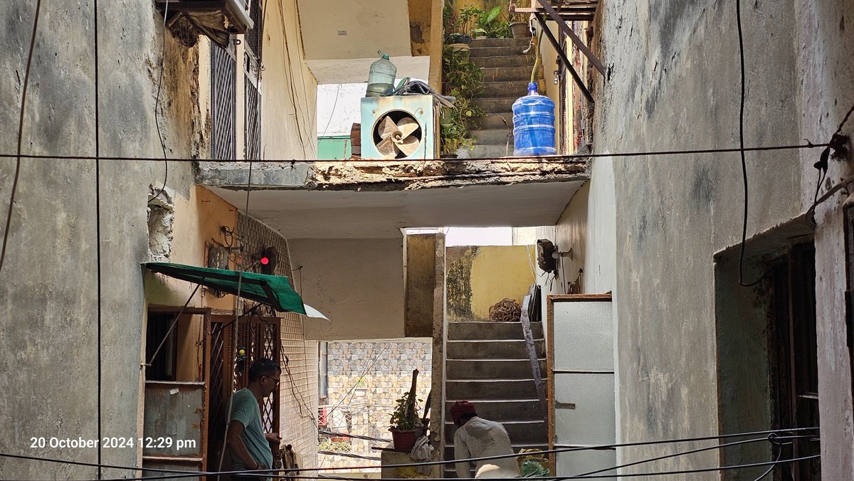 361 362 B nyay khand 2 indirapuram Gaziabad me Aveda tarike se makan or balcony badaya ja rha h mna krne per bol rahe hain gda me baad ho gai h pls isey rukawaiye or tudwaiye..or logo se batamizzi kar rahe hain <a href="/gdagzb/">GDA Ghaziabad</a> <a href="/myogiadityanath/">Yogi Adityanath</a> <a href="/AMRUTCityGzb/">Ghaziabad Nagar Nigam</a>