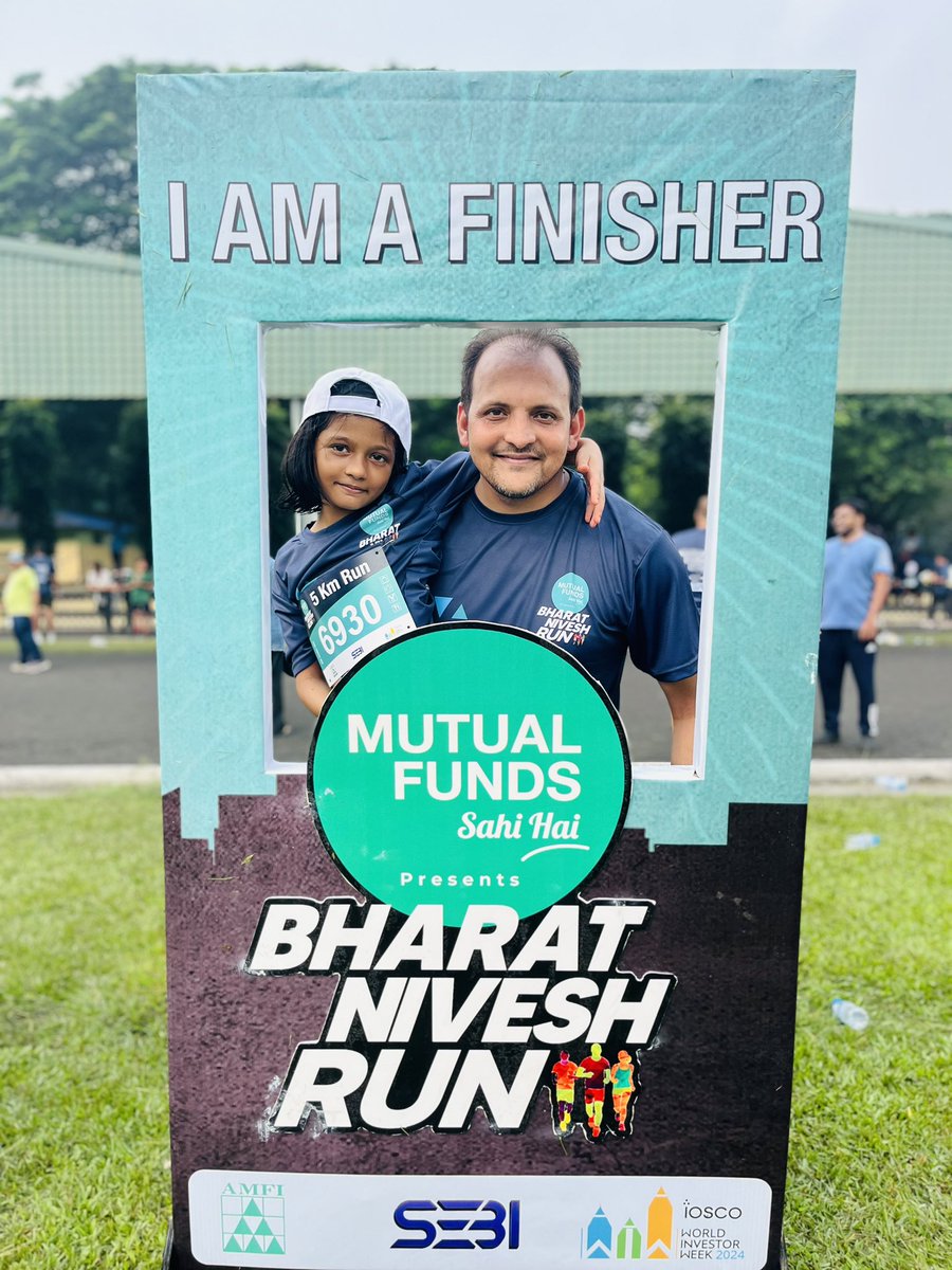 nitesh_kumar21's tweet photo. Happy to be part of the Bharat Nivesh Run, organized by @MFSahiHai @amfiindia 

Incredibly proud of my 7-year-old daughter for completing her very first 5K run! #ProudFather 💪

#MutualFundsSahiHai #BharatNiveshRun #WorldInvestorWeek https://t.co/iFhglXPsaR