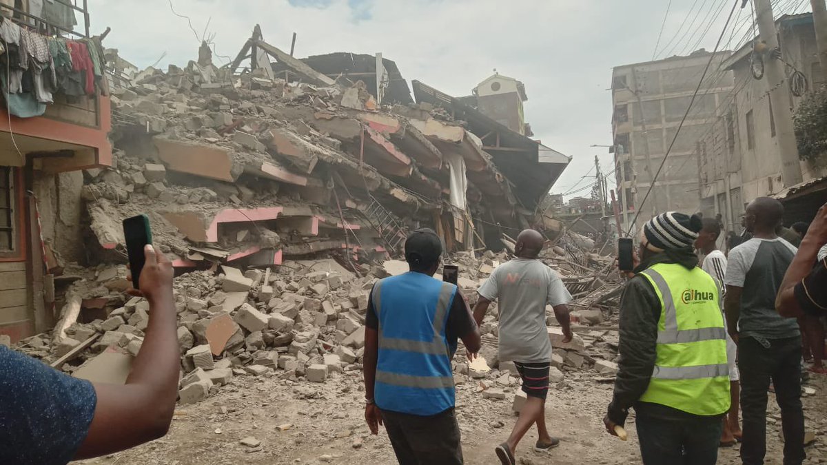 C_NyaKundiH's tweet photo. Kahawa West building collapse aftermath. Not yet clear if people are trapped inside. https://t.co/brKEtJbHhg
