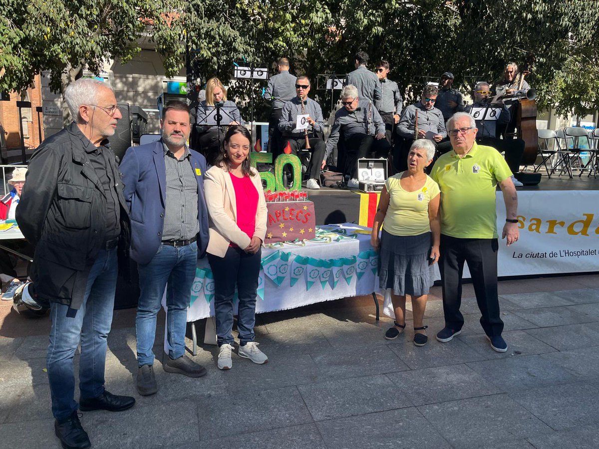 👉5️⃣0️⃣è 𝐀𝐩𝐥𝐞𝐜 𝐝𝐞 𝐥𝐚 𝐂𝐨𝐨𝐫𝐝𝐢𝐧𝐚𝐝𝐨𝐫𝐚 𝐒𝐚𝐫𝐝𝐚𝐧𝐢𝐬𝐭𝐚 de #LHospitalet i 2️⃣3️⃣a 𝙚𝙙𝙞𝙘𝙞𝙤́ 𝙏𝙧𝙤𝙗𝙖𝙙𝙖 𝙙𝙚 𝙋𝙪𝙣𝙩𝙖𝙞𝙧𝙚𝙨 a la plaça de l'Ajuntament. 😍

#CulturaLH #sardanes