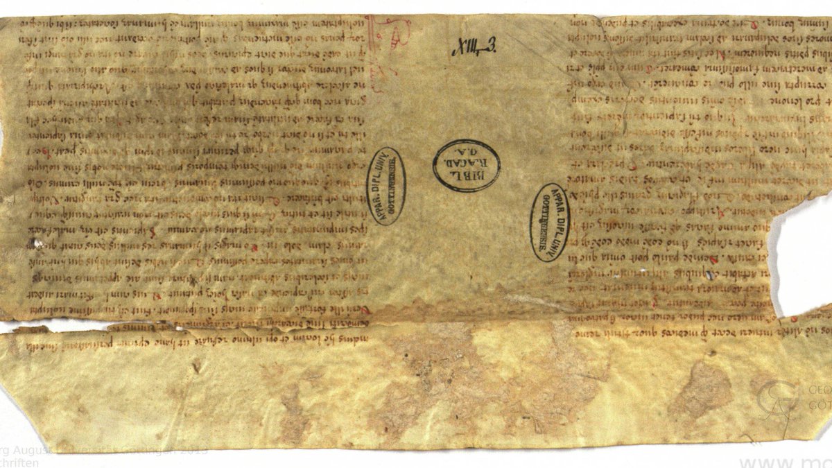 Pieter Beullens (@pieterbeullens) on Twitter photo Well-worn strips from a MS of Lactantius in a fine 14th-c hand with pretty rubrics (<a href="/subugoe/">SUB Göttingen @subugoe@openbiblio.social</a>, App. dipl. 10 E XIII 2-3) #fragmentology
monasterium.net/mom/DE-GAUnivG… Well-worn strips from a MS of Lactantius in a fine 14th-c hand with pretty rubrics (<a href="/subugoe/">SUB Göttingen @subugoe@openbiblio.social</a>, App. dipl. 10 E XIII 2-3) #fragmentology
monasterium.net/mom/DE-GAUnivG…