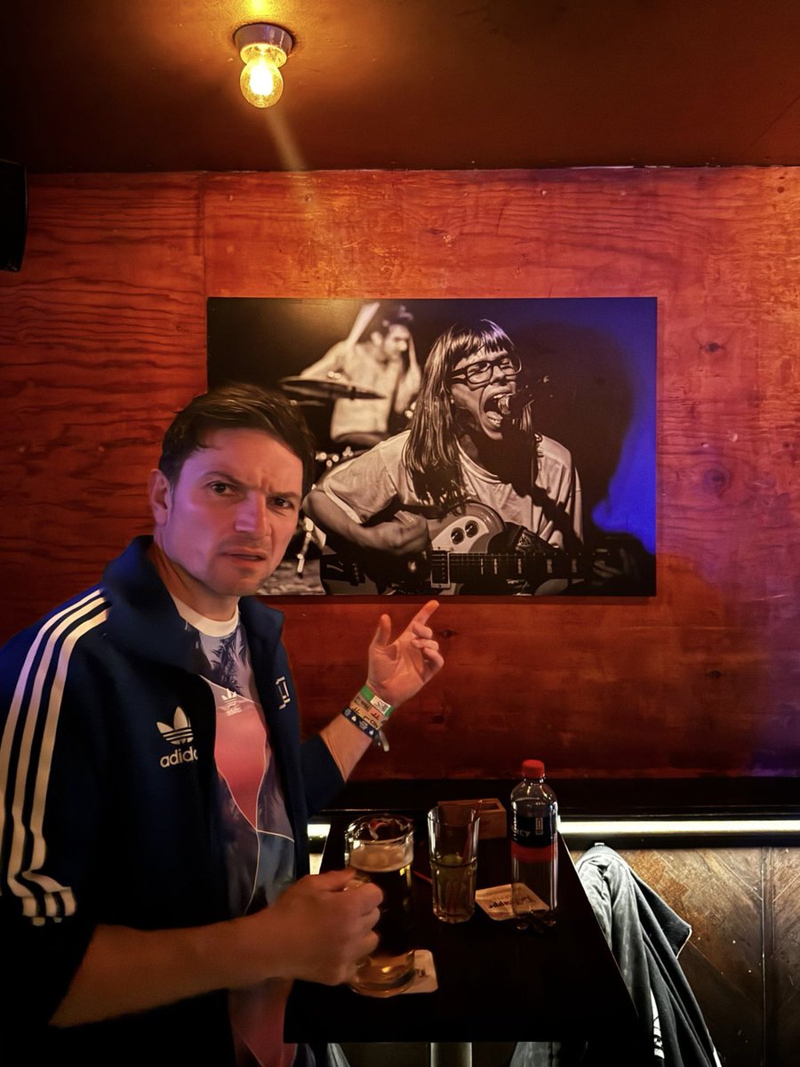 Bumped into a great photo of brilliant Billingham DIY band <a href="/MousesTheBand/">ᴍᴏᴜꜱᴇꜱ</a> in a bar in Rotterdam last night after our @LOTDfestival show. Teesside on tour, UTB.
