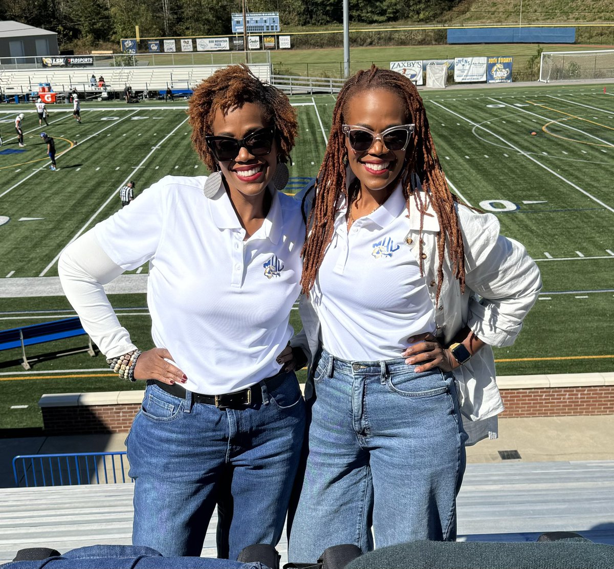 Traceyiv's tweet image. Bye week but there is always a football game! We get to see my bonus son play today at Mars Hill!! #myvillage #familyovereverything💙💛💙