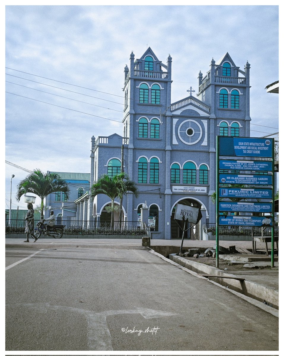 Lorkay01's tweet image. I was surprised to see a replica here in Ilesha, Osun state.

I've been here for some days now, I couldn't help but take a photograph. 
#photoaday