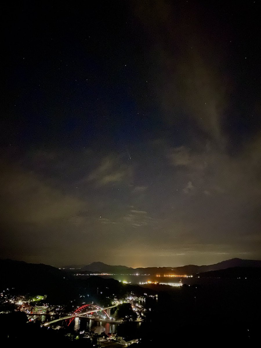 aki136volty's tweet image. いたーっ！💫

3度目の彗星チャレンジ成功✨

#紫金山・アトラス彗星
#音戸の瀬戸公園
#iPhone11pro