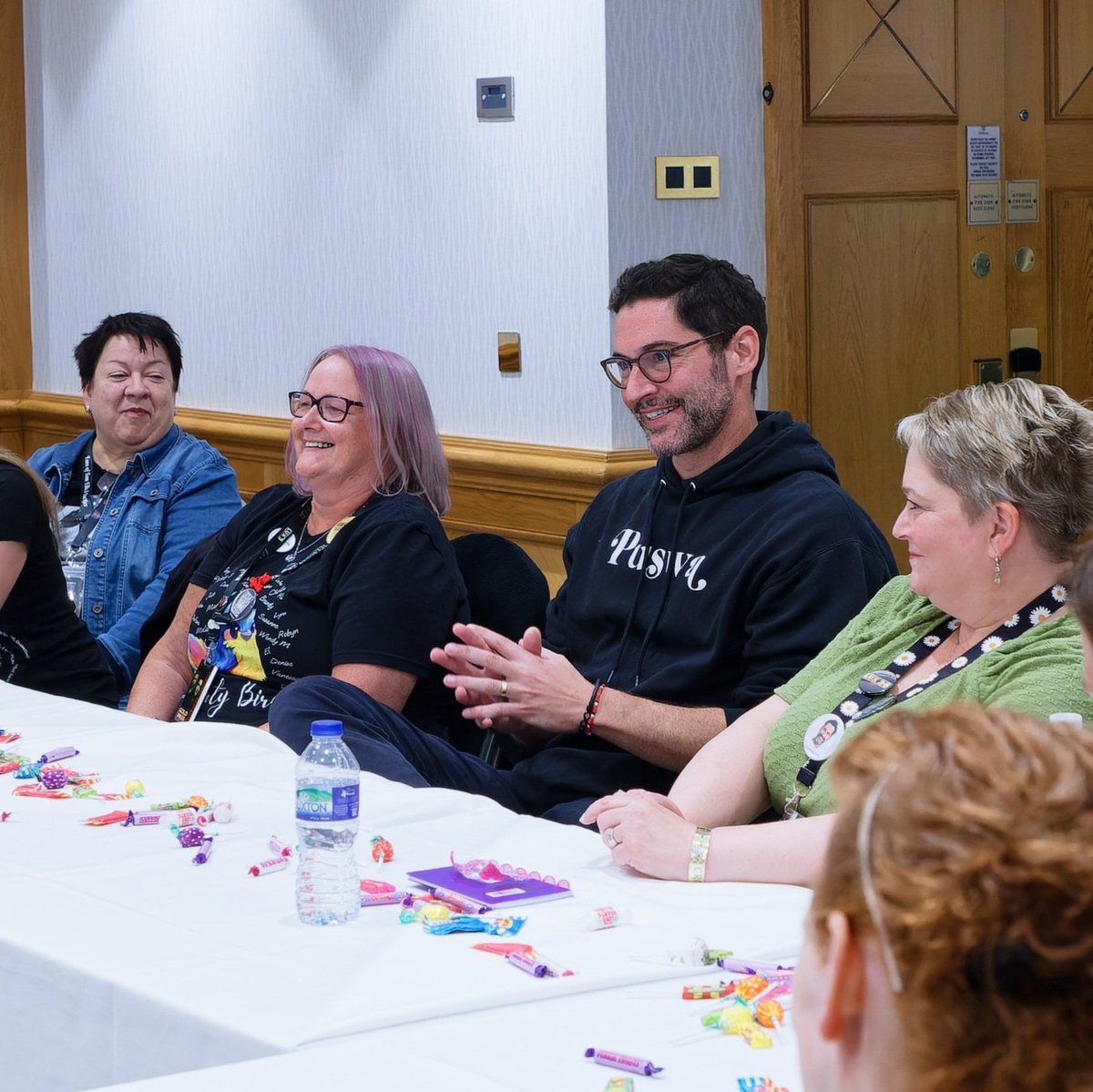 starfuryevents's tweet photo. Both @tomellis17 and @trutriciahelfer got to spend some quality time with the Lucifer fans last month at Starfury: Cross Roads 9. https://t.co/yCSYnbK0Qy