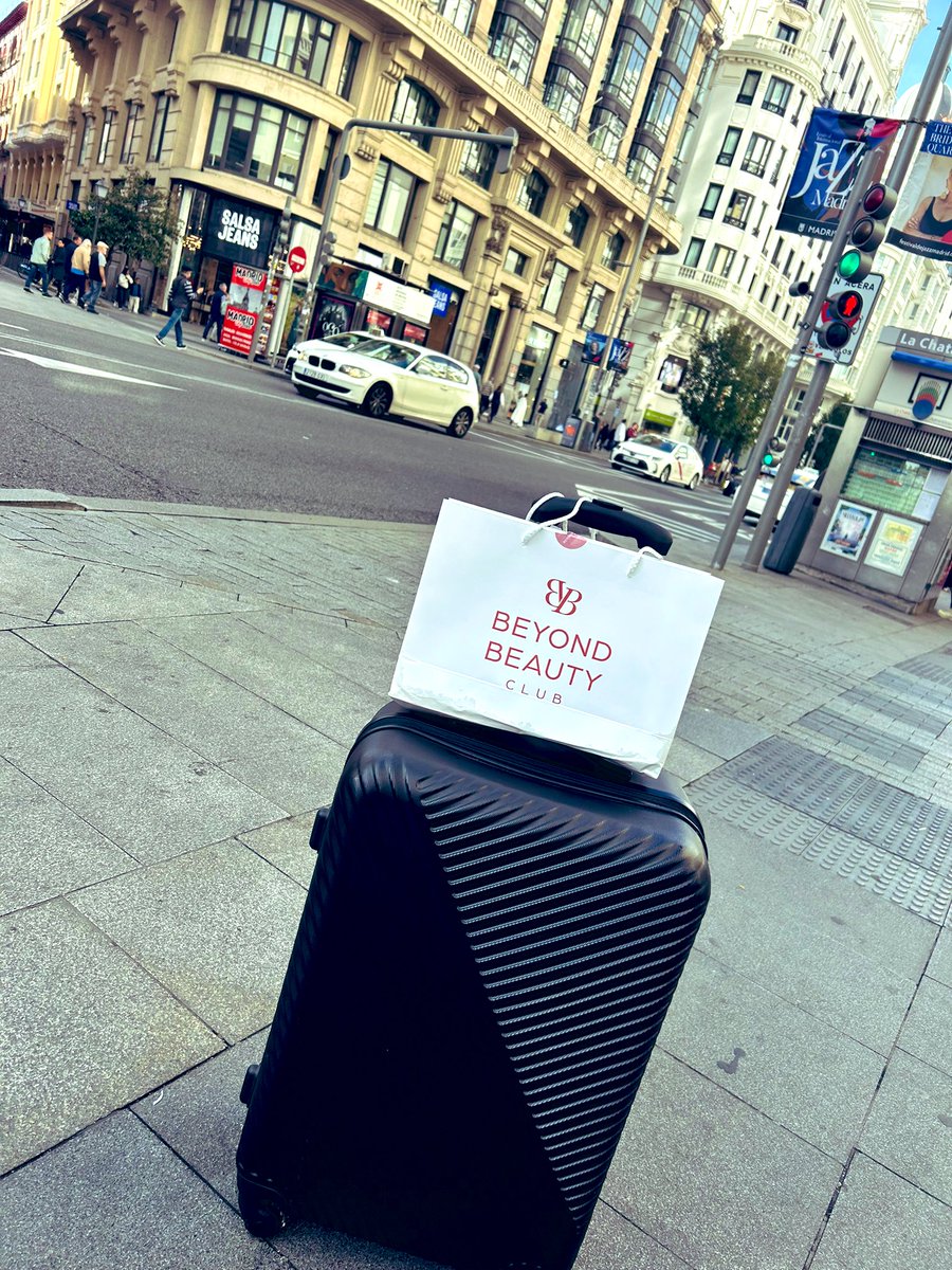 nuria81951649's tweet photo. Volvemos a casa con los deberes hechos y un proyecto a más. 
Nos vemos pronto!!! 🤞🏽😘😘😘

Gracias Madrid!❤️

#BeyondBeautyClub https://t.co/kwsLxy280d