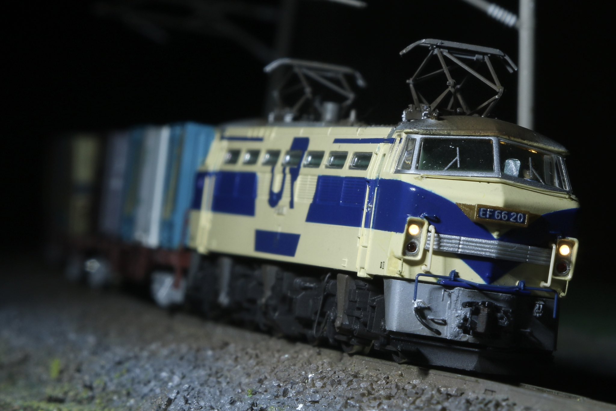 TOMIX 9199 EF65 116 試験塗装機 Amazon | トミックス 9199 JR EF65-0形 電気機関車 116号機 JR