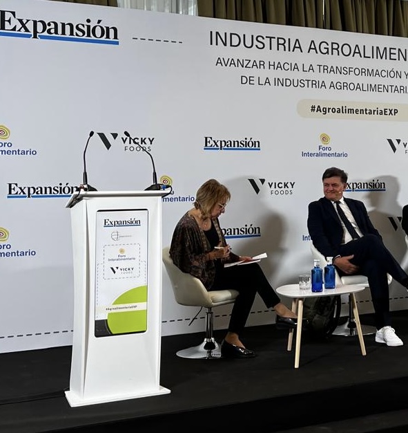 1/10 🌾🚀 La innovación en la agroalimentación es el motor del futuro. En el Encuentro Industria Agroalimentaria 2024, destaco cómo la tecnología transformará el sector. #Agrotech #Innovación <a href="/expansioncom/">expansioncom</a> Abro hilo 🧵 👇
