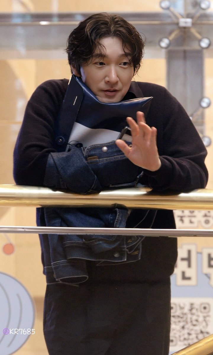 KR7685's tweet photo. 241020 조승우 퇴근 https://t.co/m3yJ473cEN